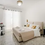 Apartahotel Augustea - Modern Bari