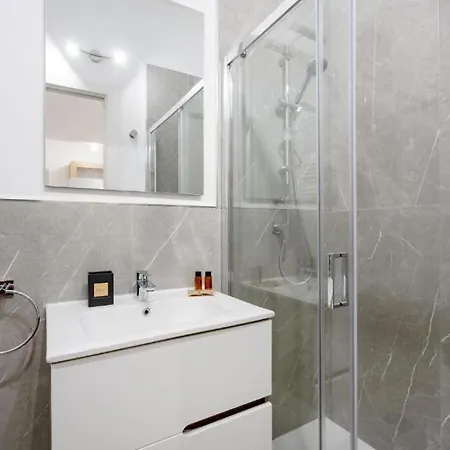 Augustea - Modern Aparthotel Bari